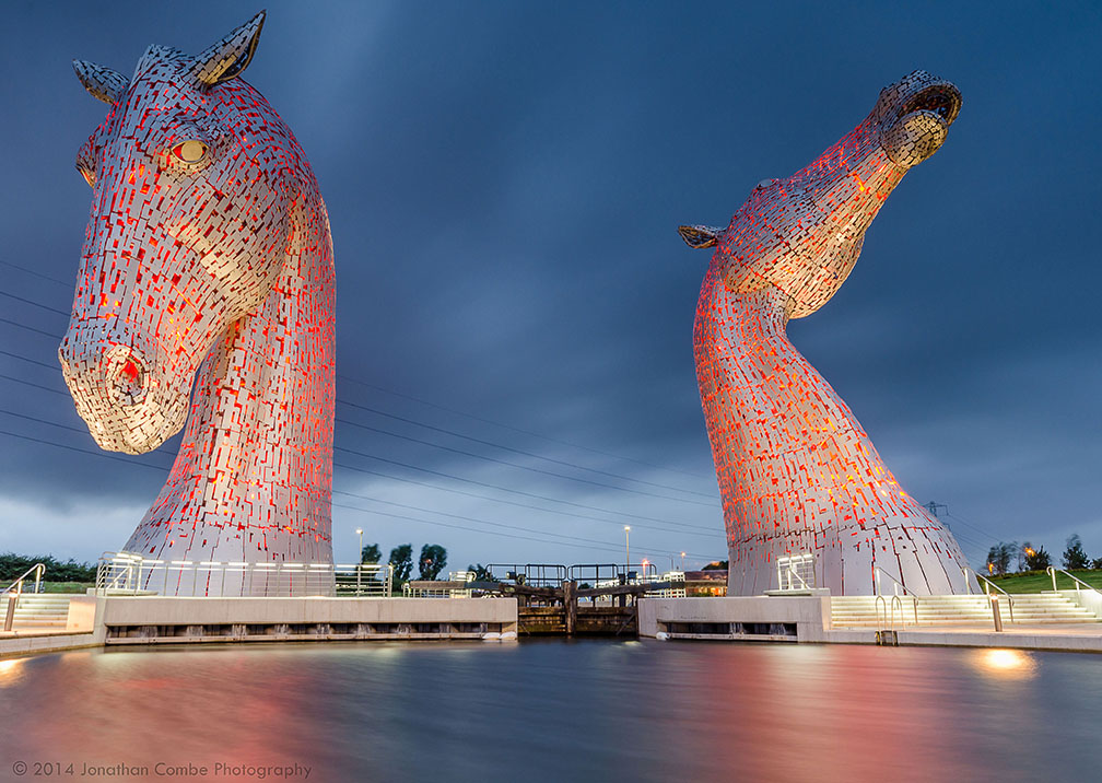 Amazing Huge Building looks like a horse